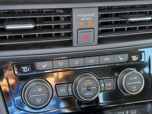 Used 2024 Volkswagen Jetta SE FWD image 27