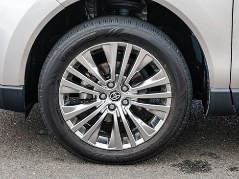 Used 2021 Toyota Venza Limited w/ Advanced Technology Package AWD/4WD image 11