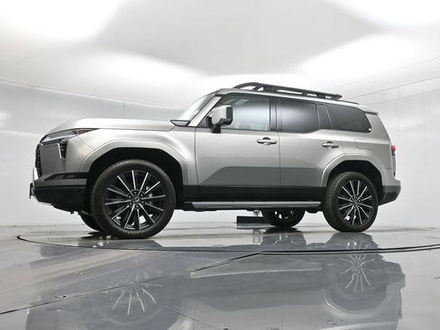 Used 2025 Lexus GX 550 image 56