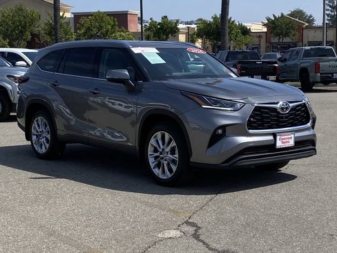 Certified 2026 Toyota Highlander Limited AWD/4WD image 45