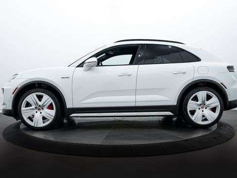 New 2025 Porsche Macan 4S Electric image 2