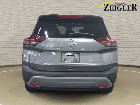 Used 2023 Nissan Rogue SV w/ SV Premium B Package image 6
