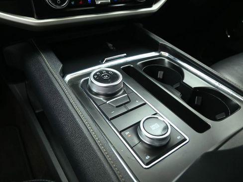 Used 2023 Ford Expedition Max XLT image 17