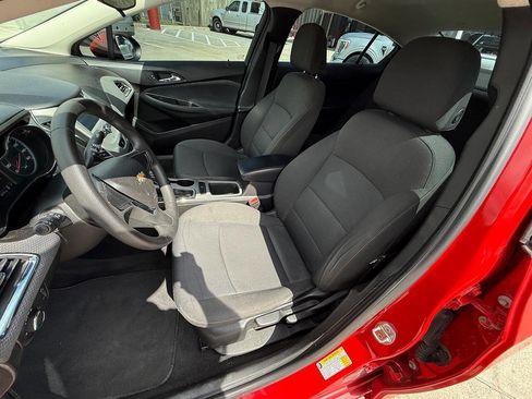 Used 2018 Chevrolet Cruze LS image 32