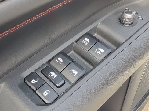 Used 2026 Jeep Compass Trailhawk AWD/4WD image 15