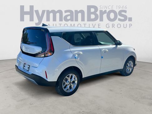 New 2025 Kia Soul LX image 3