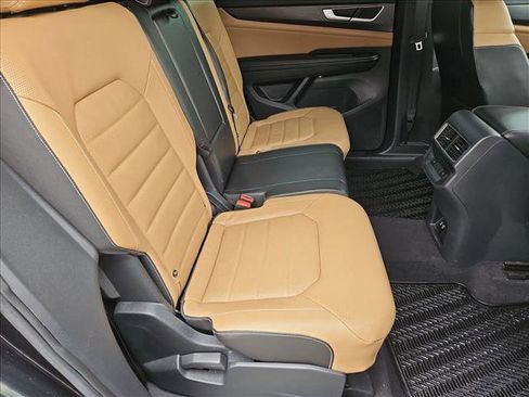 Used 2024 Volkswagen Atlas Cross Sport SEL R-Line image 20