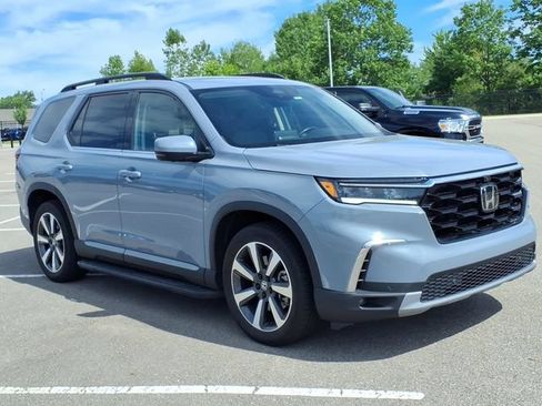 Used 2023 Honda Pilot Elite image 2
