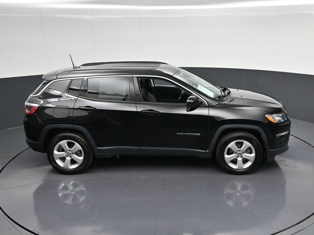 Used 2019 Jeep Compass Latitude FWD image 22