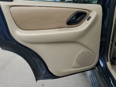 Used 2003 Ford Escape XLT image 8