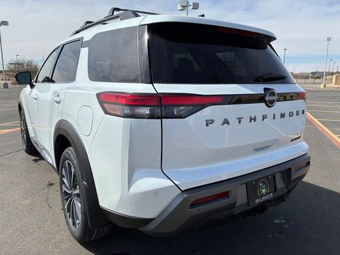 New 2026 Nissan Pathfinder Platinum image 4