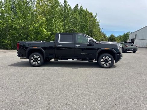 New 2026 GMC Sierra 2500 Denali w/ Technology Package AWD/4WD image 3