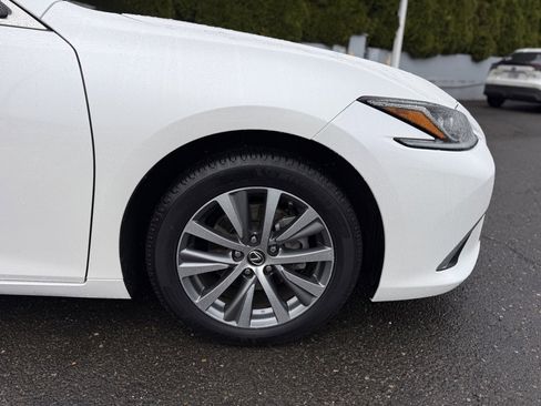 Used 2019 Lexus ES 350 w/ Premium Package image 10