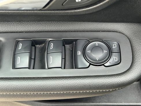 Used 2024 GMC Terrain SLE image 22