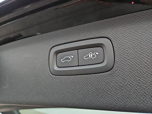 Certified 2023 Volvo XC90 T8 Ultimate image 30