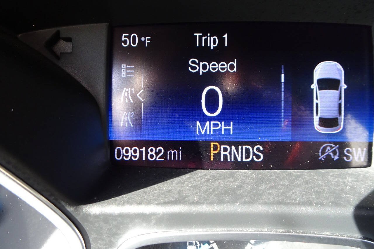 Used 2017 Ford Escape Titanium w/ Equipment Group 301A AWD/4WD image 24