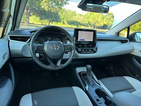 Used 2024 Toyota Corolla LE w/ LE Convenience Package FWD image 12