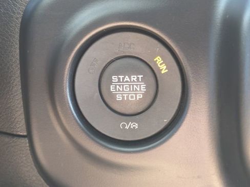Used 2022 Jeep Wrangler Unlimited Rubicon AWD/4WD image 14