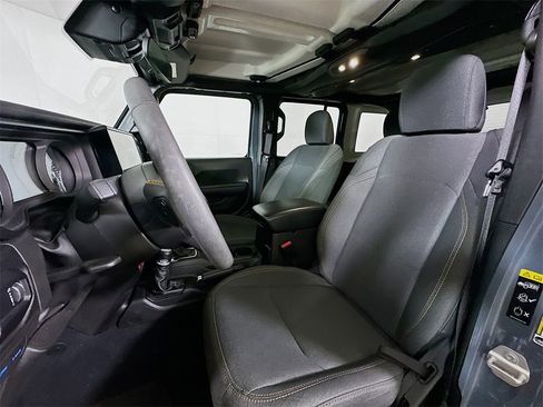Used 2024 Jeep Wrangler Unlimited image 15