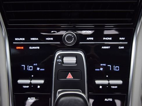 Used 2017 Porsche Panamera Turbo image 36