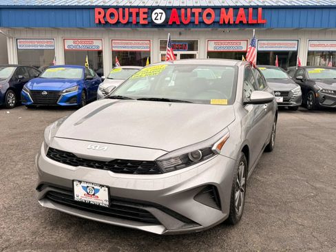 Used 2023 Kia Forte LXS FWD image 1