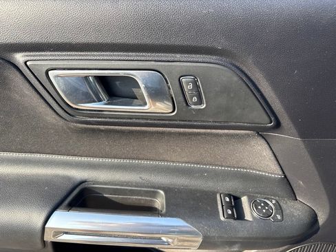 Used 2018 Ford Mustang Coupe RWD image 14