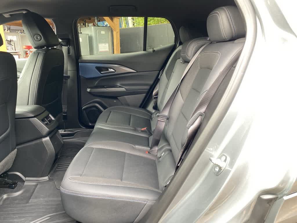 Used 2024 Chevrolet Equinox EV LT w/ LPO, Blackout Package AWD/4WD image 16