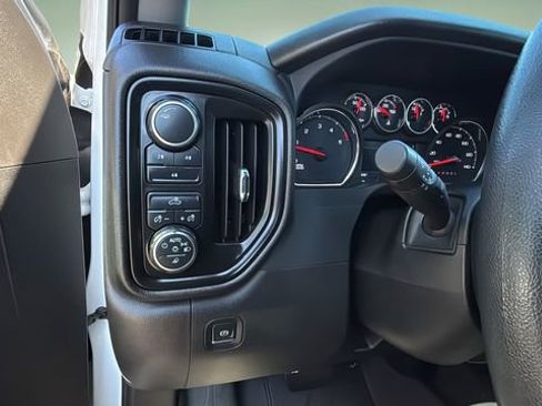Used 2023 Chevrolet Silverado 2500 Custom w/ Custom Value Package image 21