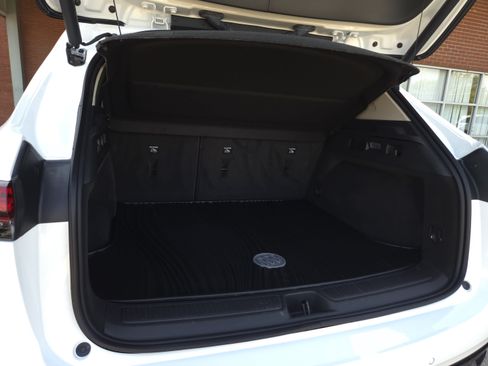 Used 2023 Buick Envision Essence w/ Technology Package I AWD/4WD image 91