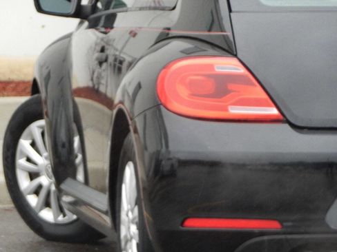 Used 2012 Volkswagen Beetle 2.5 image 1
