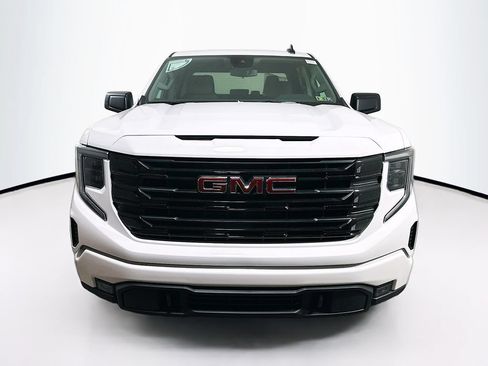 Used 2025 GMC Sierra 1500 Elevation AWD/4WD image 2