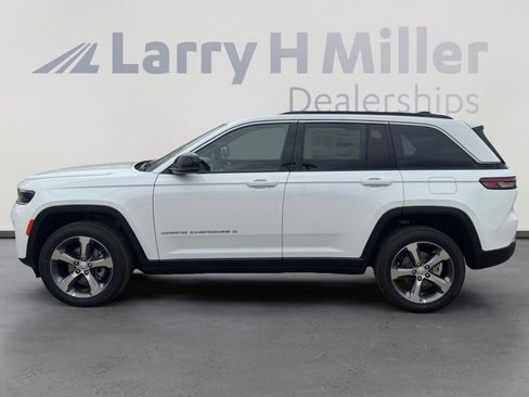 New 2026 Jeep Grand Cherokee Limited RWD image 2