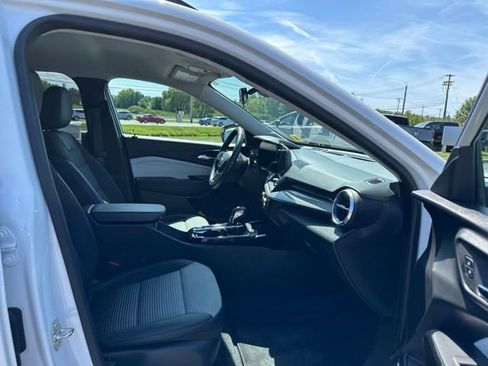 Used 2024 Chevrolet Trax LT w/ Driver Confidence Package FWD image 20