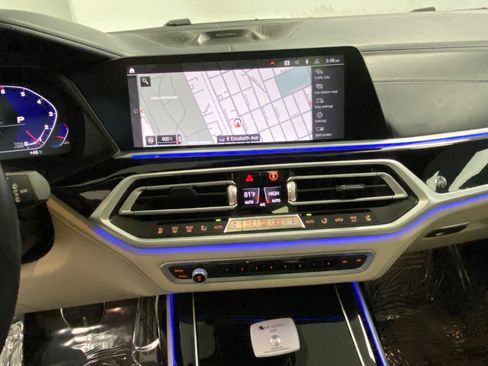 Used 2021 BMW ALPINA XB7 image 28