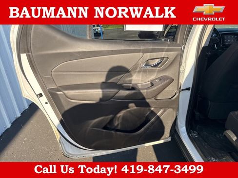 Used 2021 Chevrolet Traverse LT FWD image 19