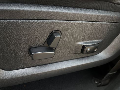 Used 2018 RAM 2500 Big Horn w/ Sport Appearance Group AWD/4WD image 14