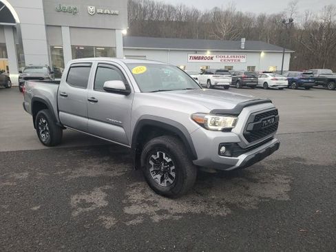 Used 2017 Toyota Tacoma TRD Off-Road image 7