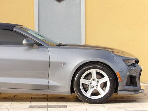 Used 2021 Chevrolet Camaro LT RWD image 9