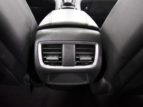 Used 2024 Acura RDX SH-AWD image 17