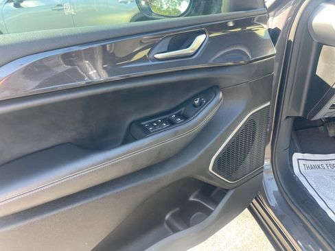 Used 2022 Jeep Grand Cherokee L Laredo RWD image 11