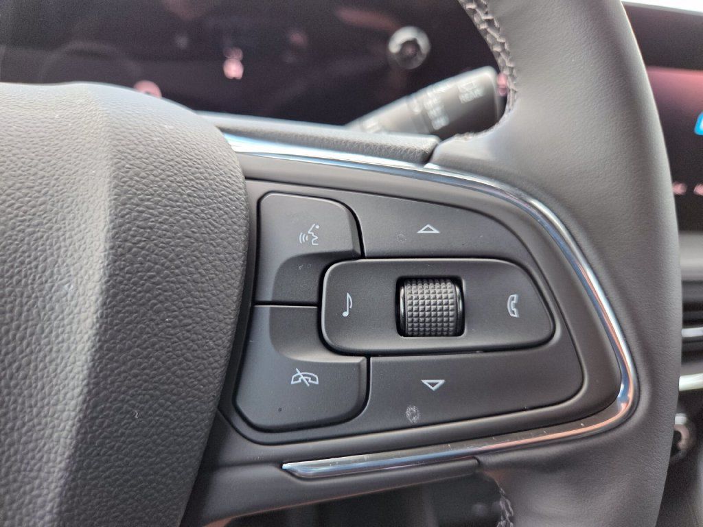 Used 2025 Buick Encore GX Sport Touring w/ Comfort Package FWD image 14