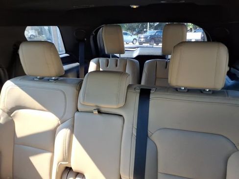 Used 2017 Ford Explorer Limited w/ Equipment Group 301A FWD image 22