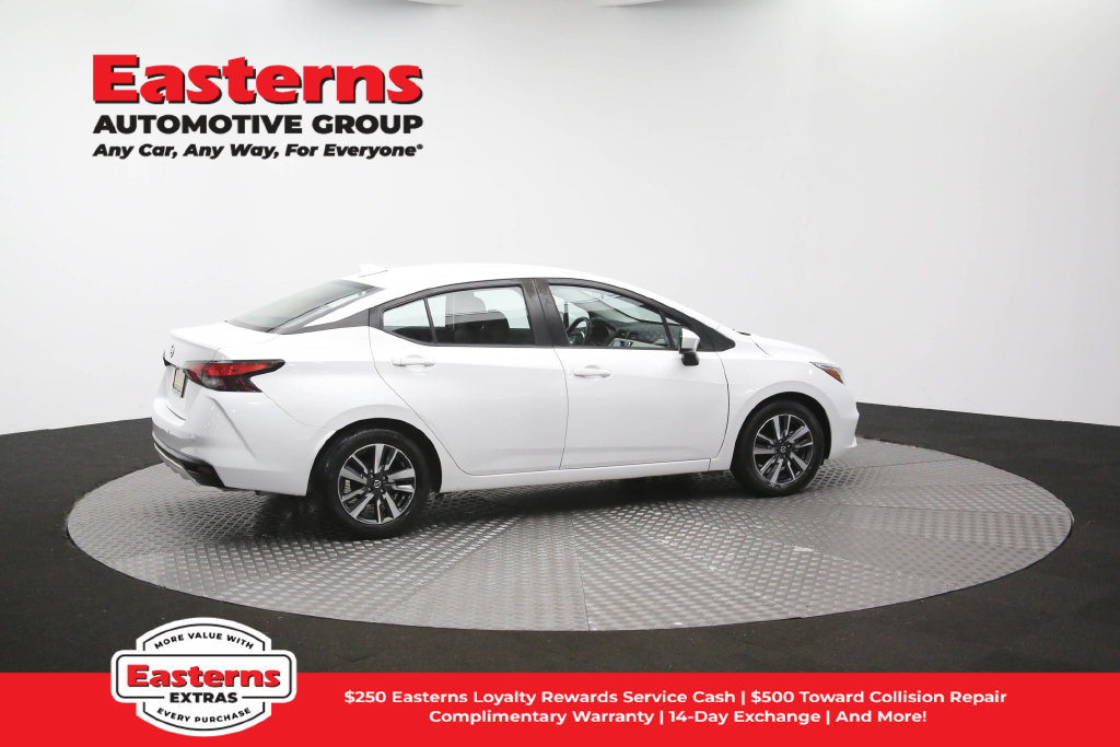 Used 2022 Nissan Versa SV FWD image 45
