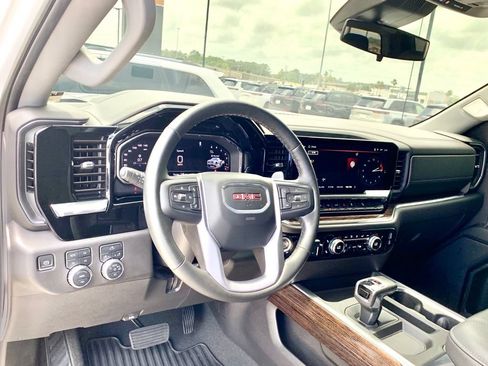 Used 2024 GMC Sierra 1500 Elevation w/ X31 Off-Road Package AWD/4WD image 15