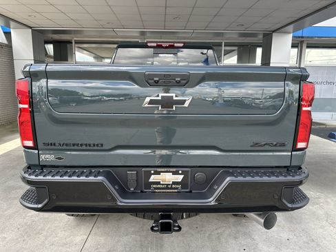 Used 2025 Chevrolet Silverado 2500 ZR2 w/ Technology Package AWD/4WD image 37