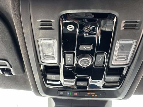 Used 2025 Cadillac Escalade ESV Sport Platinum AWD/4WD image 25