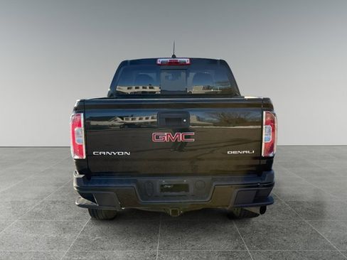 Used 2017 GMC Canyon Denali image 4