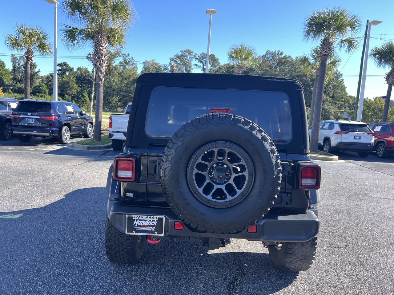 Used 2023 Jeep Wrangler Unlimited Rubicon w/ Xtreme 35 Tire Package AWD/4WD image 9