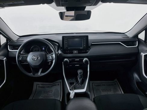 Used 2022 Toyota RAV4 LE FWD image 12