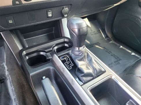 Used 2016 Toyota Tacoma SR5 image 16